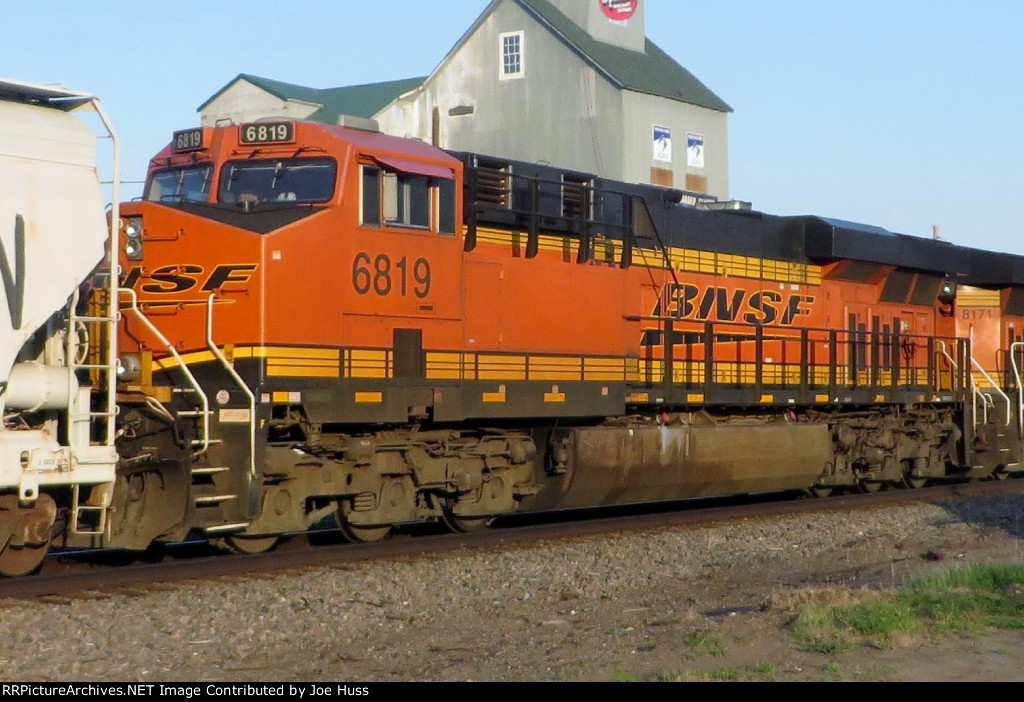 BNSF 6819